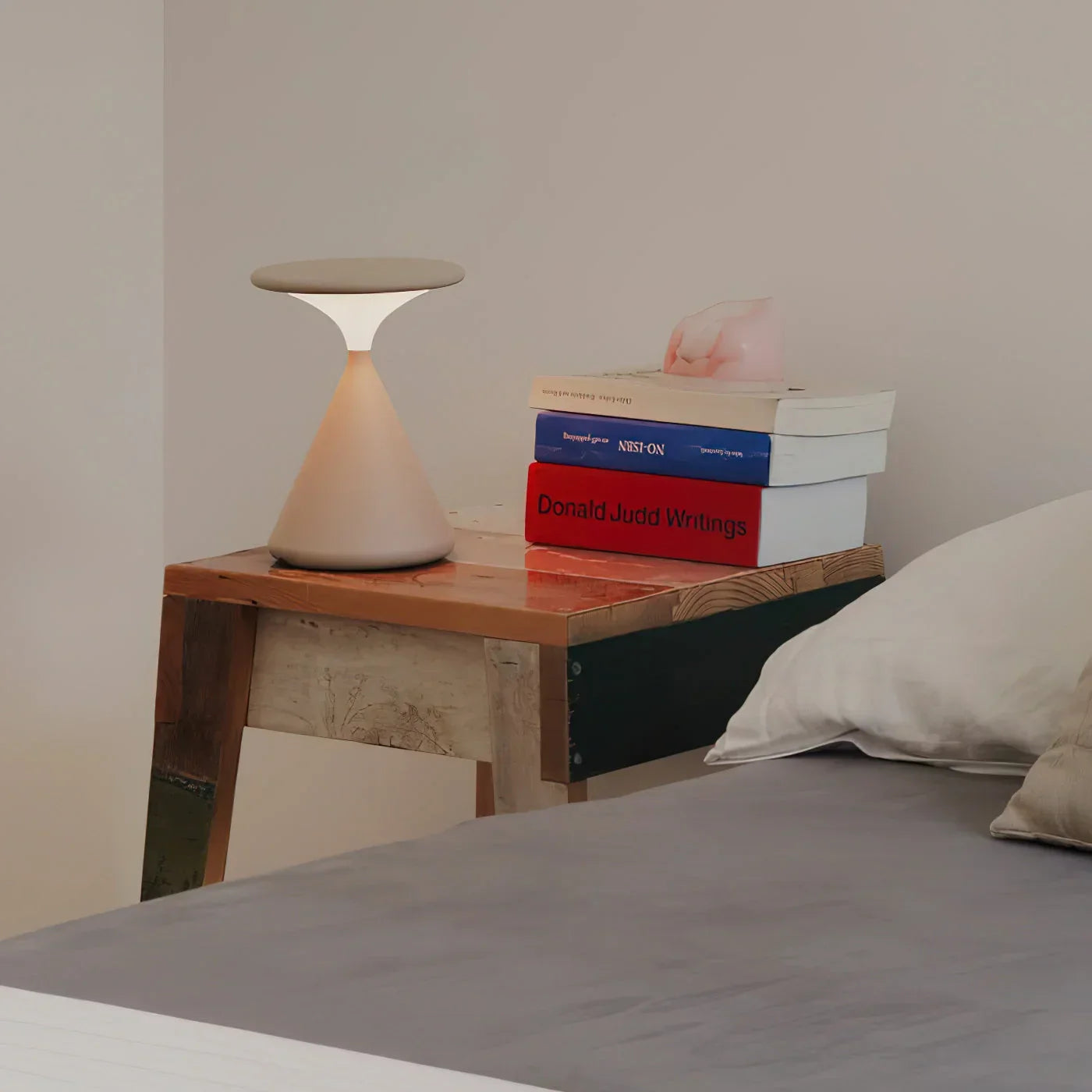 Aurora Wireless Table Lamp | Hourglass Design 3