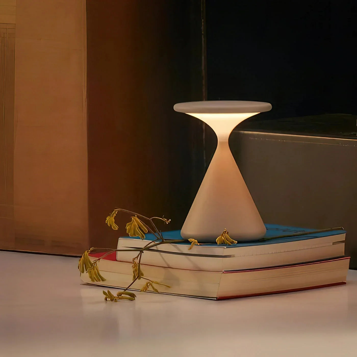 Aurora Wireless Table Lamp | Hourglass Design 4