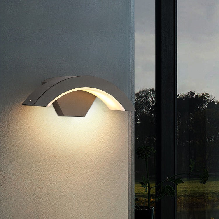 Modern Outdoor Wall Light | IP65 Waterproof Outdoor Wall Sconce with Elegant Curved Design for Stylish Exterior Ambiance 2