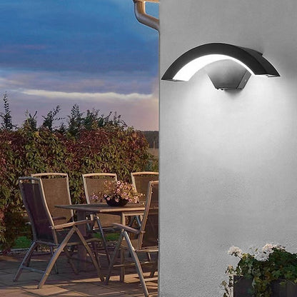 Modern Outdoor Wall Light | IP65 Waterproof Outdoor Wall Sconce with Elegant Curved Design for Stylish Exterior Ambiance 3