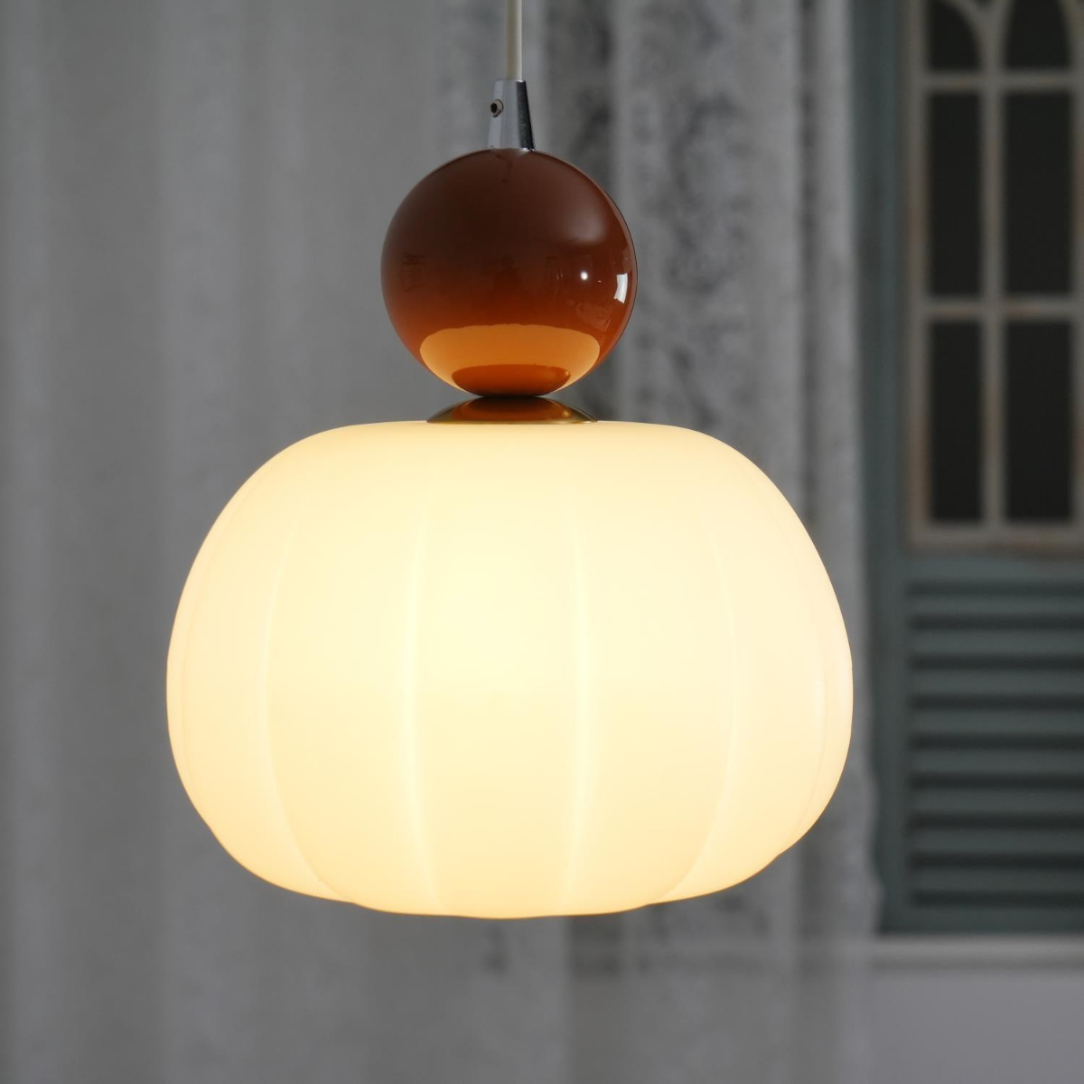 Yedra Pendant Lamp | Organic Round Acrylic Design 1